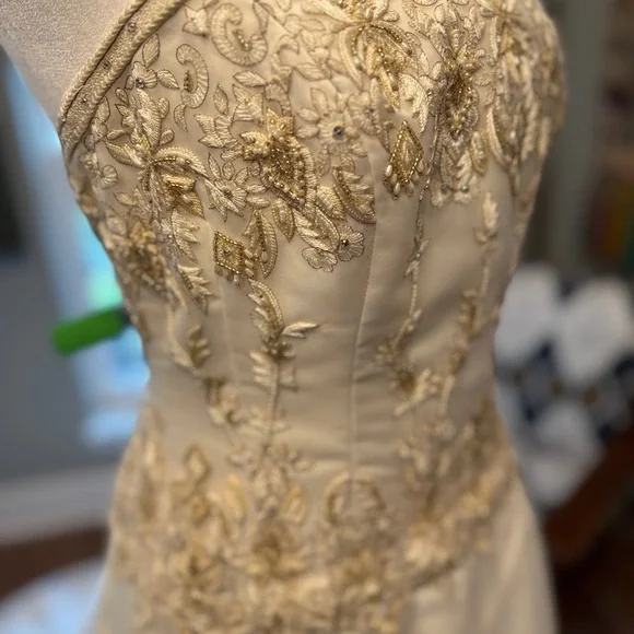 Vintage Lazaro Wedding / Quinceaera Ivory Gown with Gold Embroidery Vintage Lazaro Wedding / Quinceaera Ivory Gown with Gold Embroidery